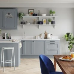 Dulux Easycare Kitchen Goose Down Matt Wall Paint, 2.5L -Outlet Paint Hub Store dulux easycare kitchen goose down matt wall paint 2 5l5010212668313 01i bq