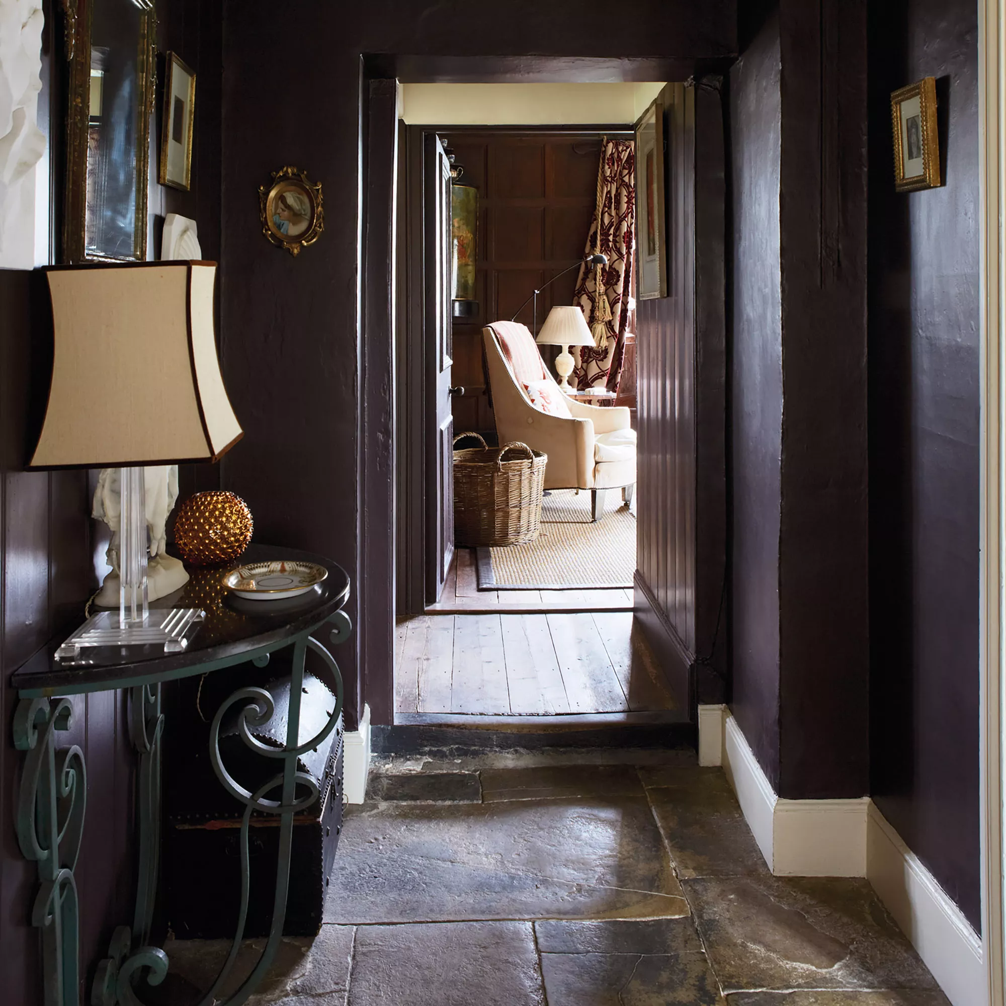 Farrow & Ball Modern Mahogany No.36 Eggshell Paint, 750ml 4 Farrow & Ball Modern Mahogany No.36 Eggshell Paint, 750ml - Image 4