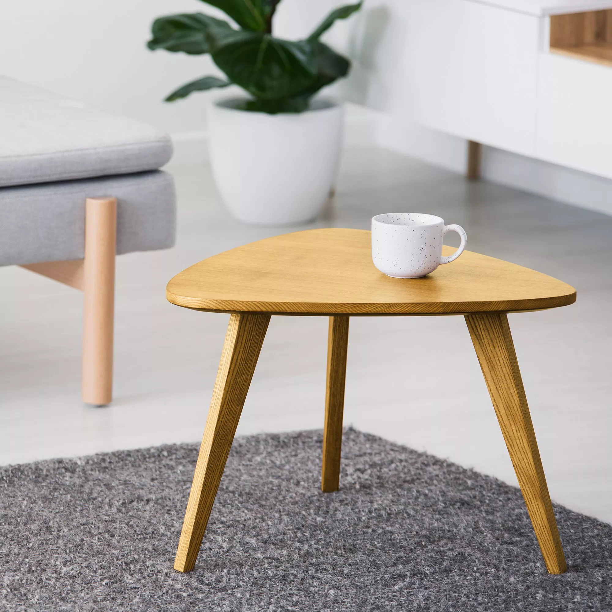 Ronseal Interior Oak Matt Varnish, 250ml 4 Ronseal Interior Oak Matt Varnish, 250ml - Image 4