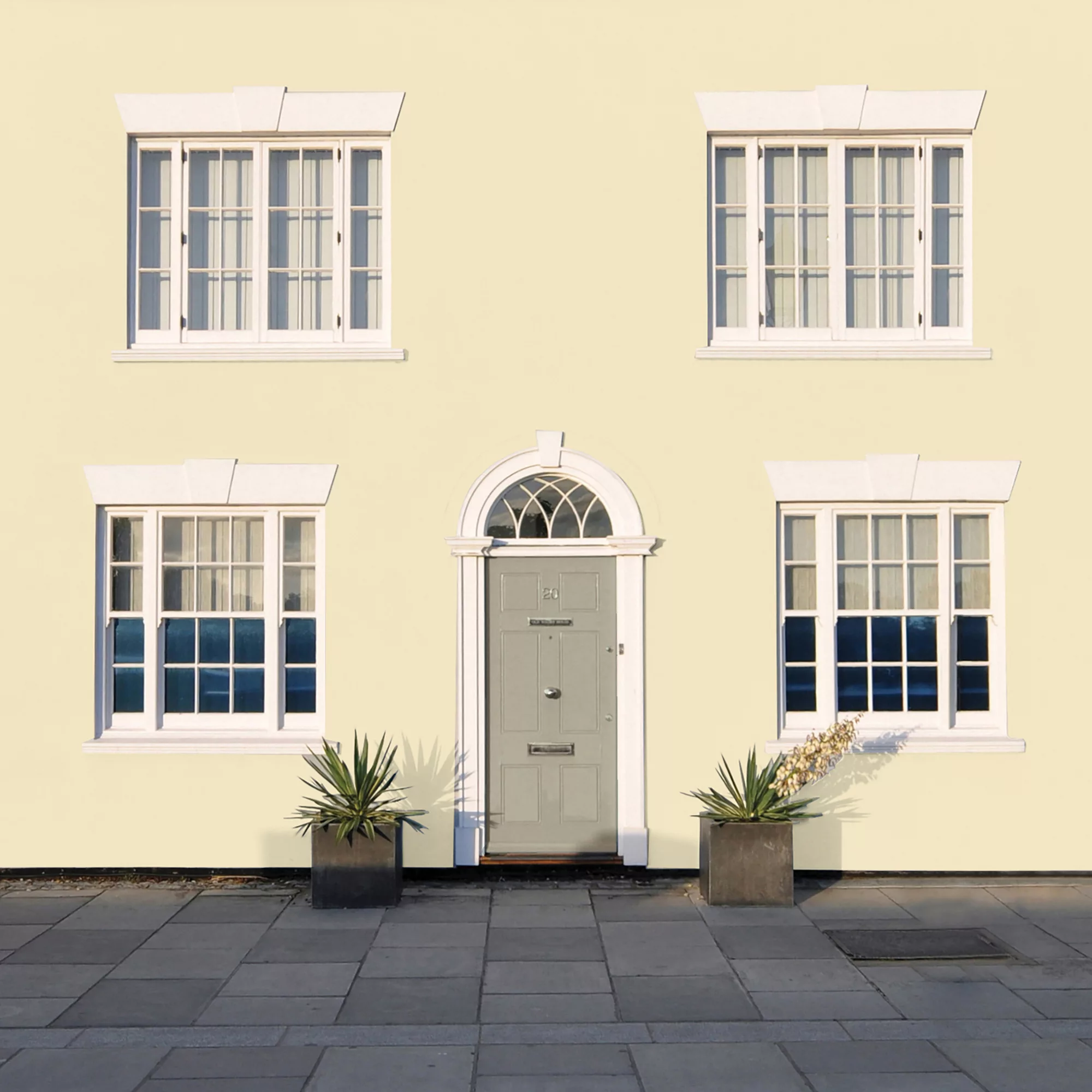 Sandtex Ultra Smooth Cornish Cream Masonry Paint, 10L 4 Sandtex Ultra Smooth Cornish Cream Masonry Paint, 10L - Image 4