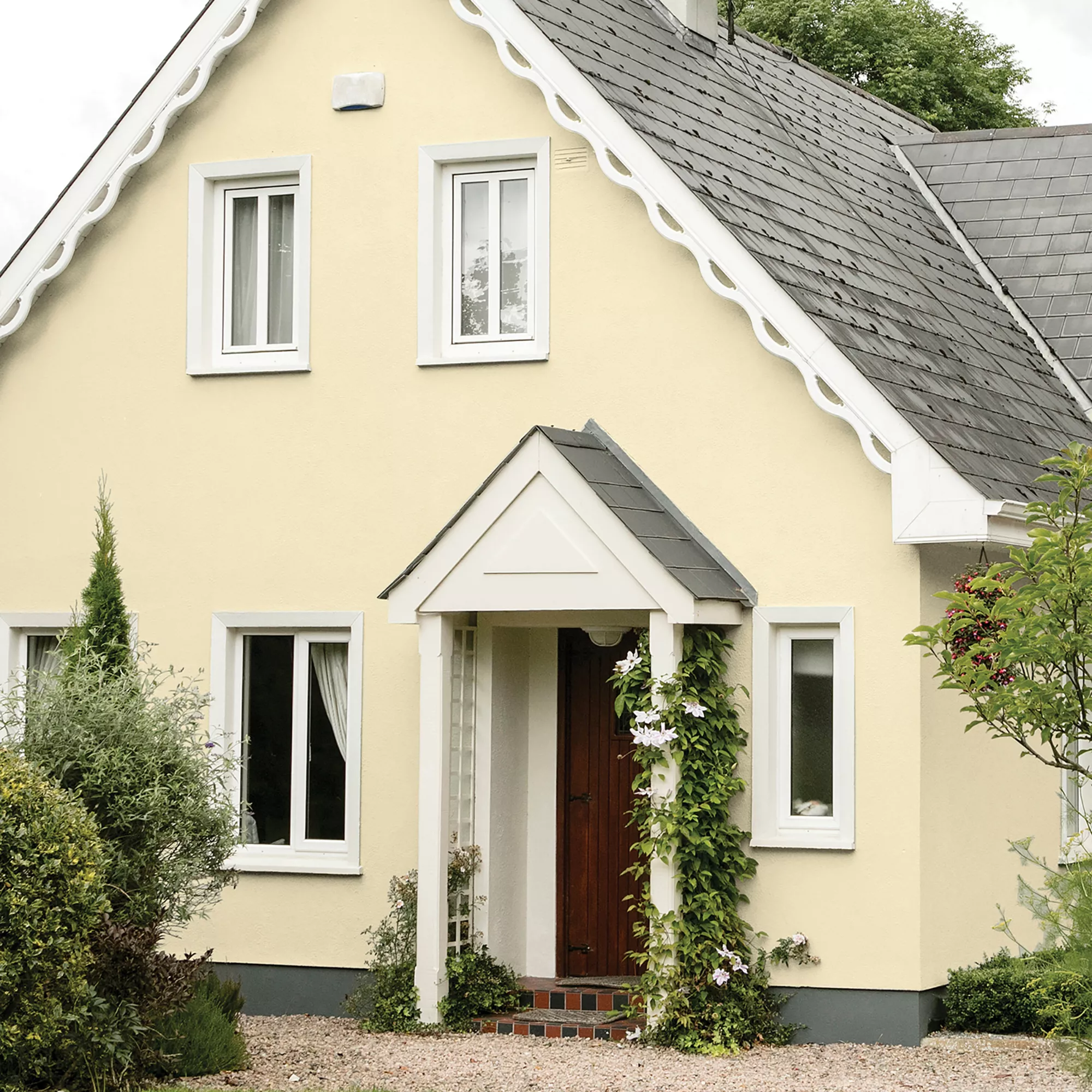 Sandtex Ultra Smooth Cornish Cream Masonry Paint, 10L 5 Sandtex Ultra Smooth Cornish Cream Masonry Paint, 10L - Image 5