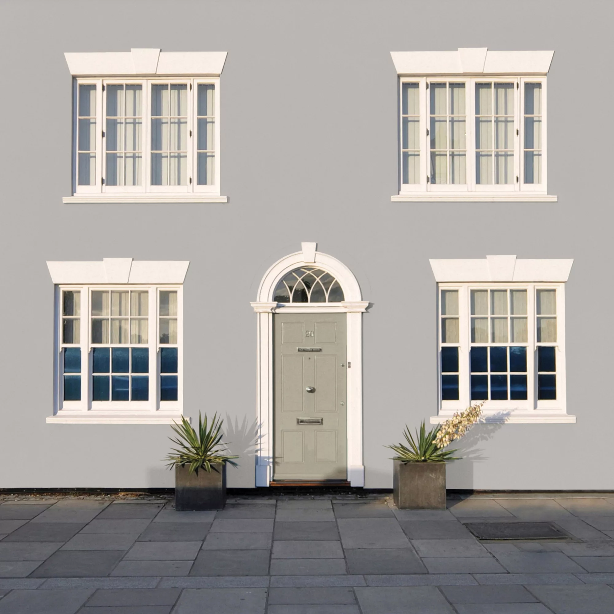 Sandtex Ultra Smooth Plymouth Grey Masonry Paint, 5L 8 Sandtex Ultra Smooth Plymouth Grey Masonry Paint, 5L - Image 8